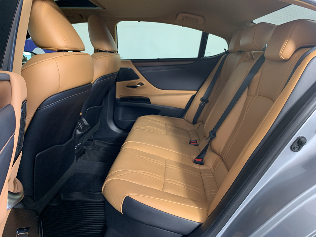 Used 2022 Lexus ES 300h Sedan