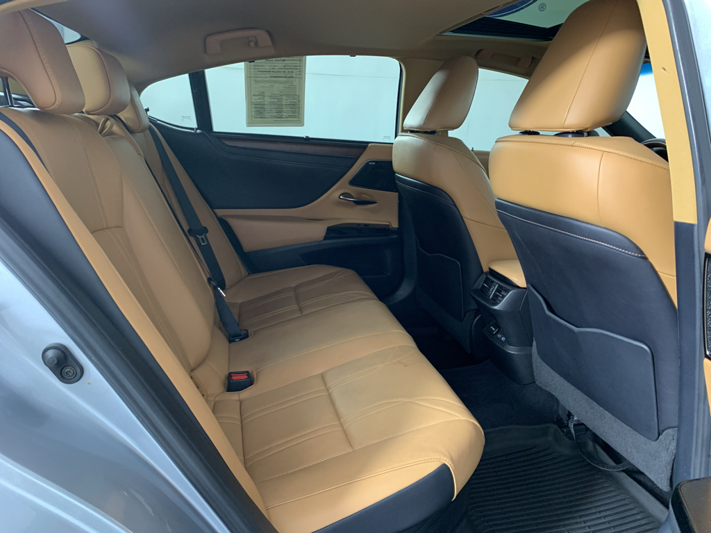 Used 2022 Lexus ES 300h Sedan