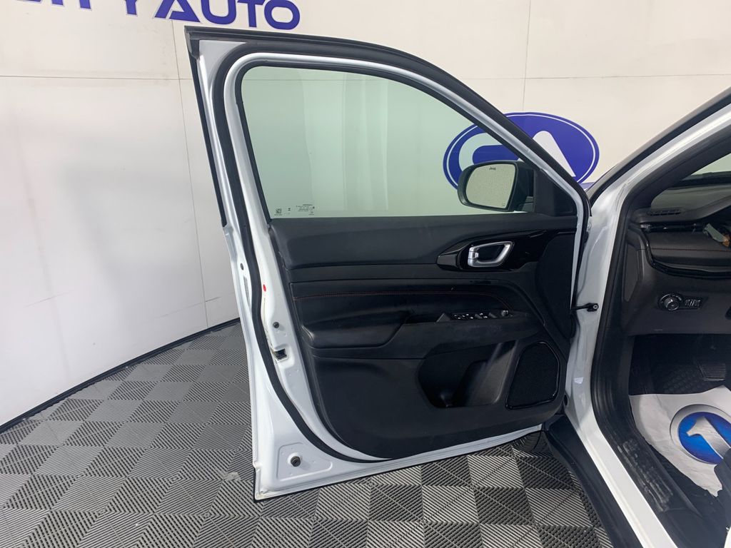 Used 2025 Jeep Compass SUV