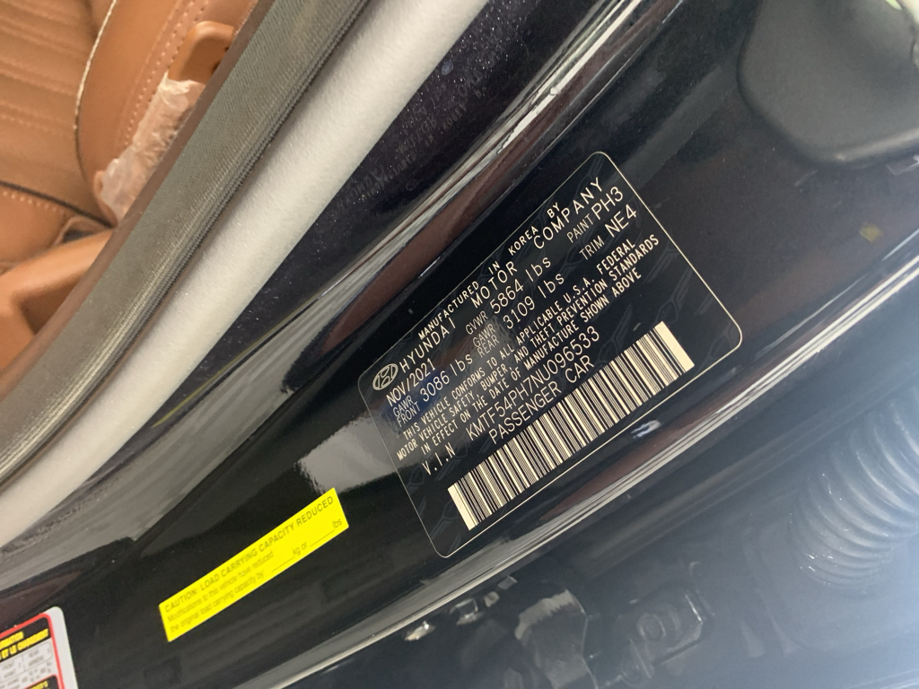 Used 2022 Genesis G90 Sedan