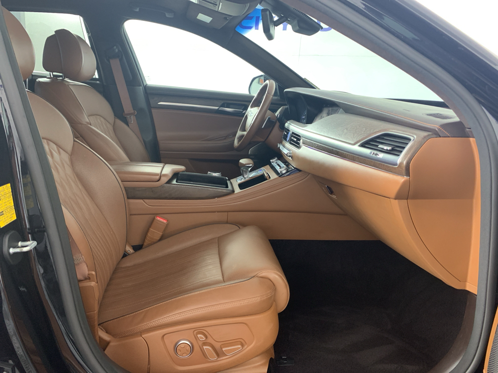 Used 2022 Genesis G90 Sedan