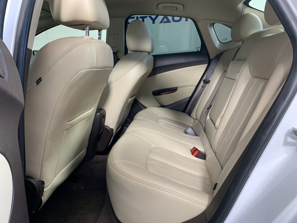 Vehicle photo 31