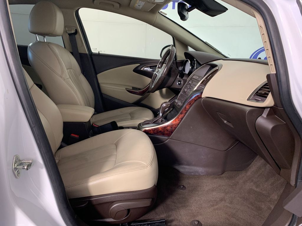 Vehicle photo 39