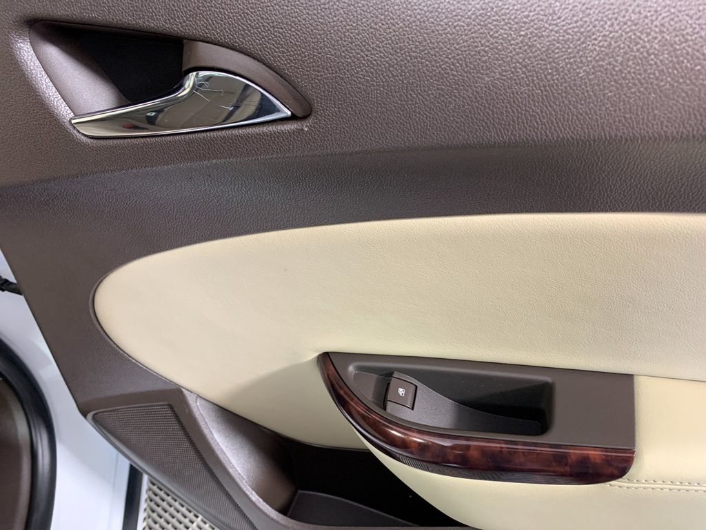 Vehicle photo 35