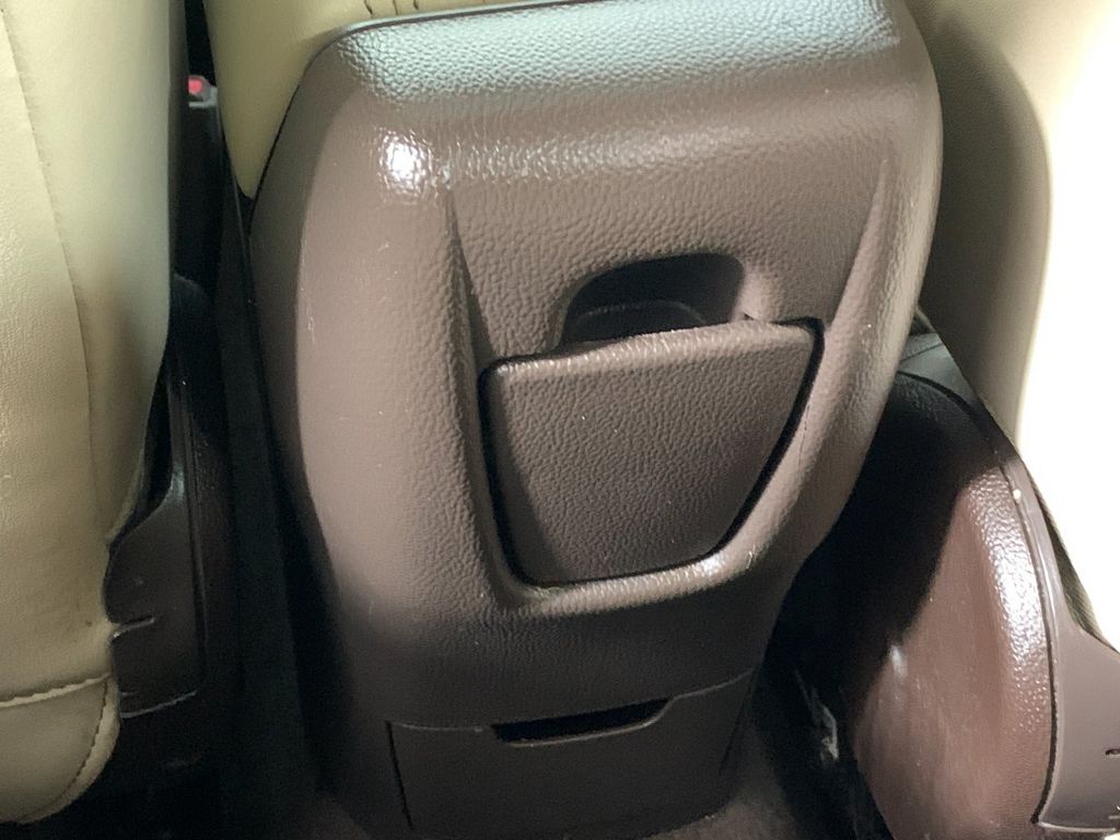 Vehicle photo 32