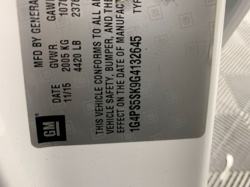 Vehicle photo 12