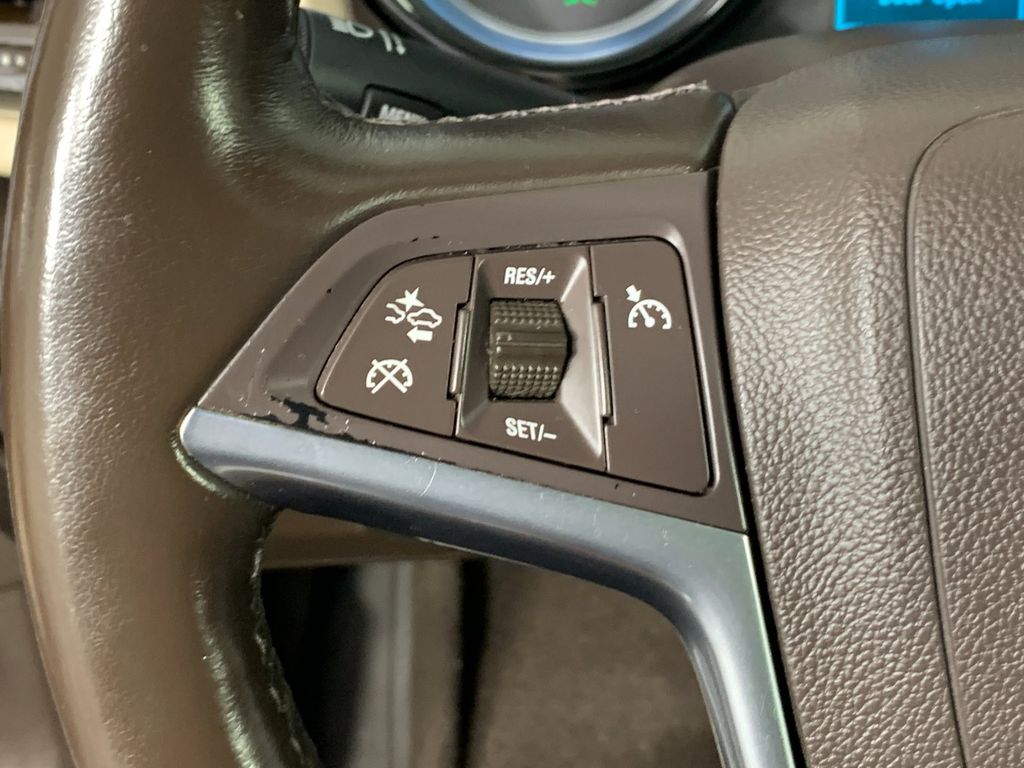 Vehicle photo 18