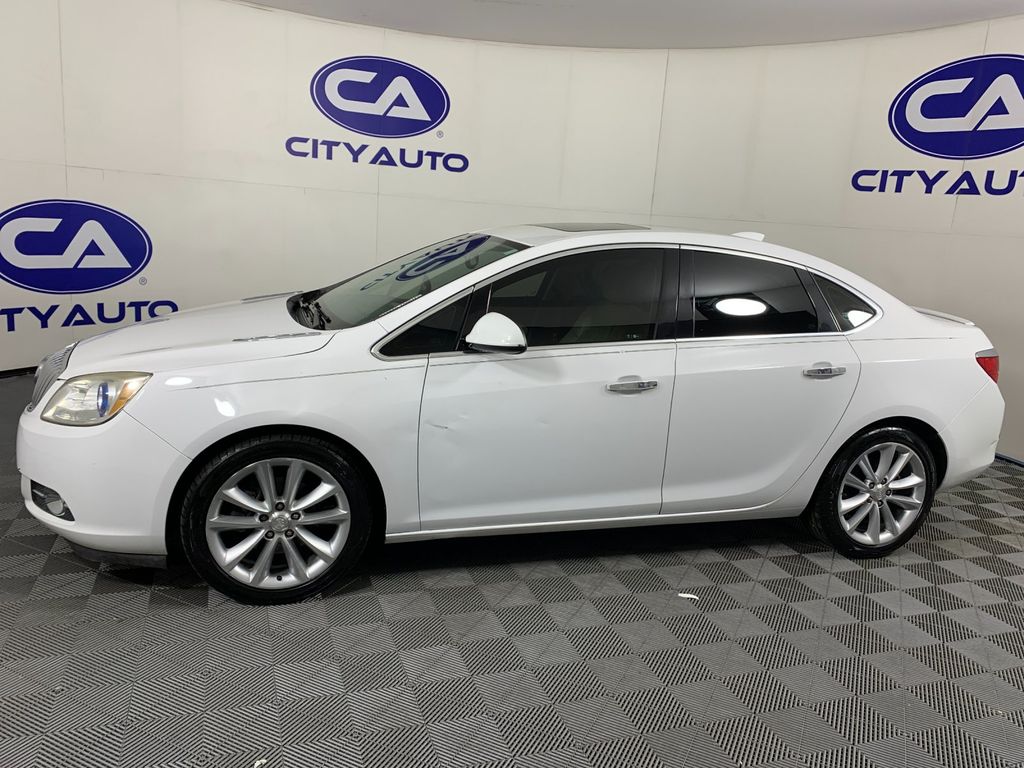 Vehicle photo 6
