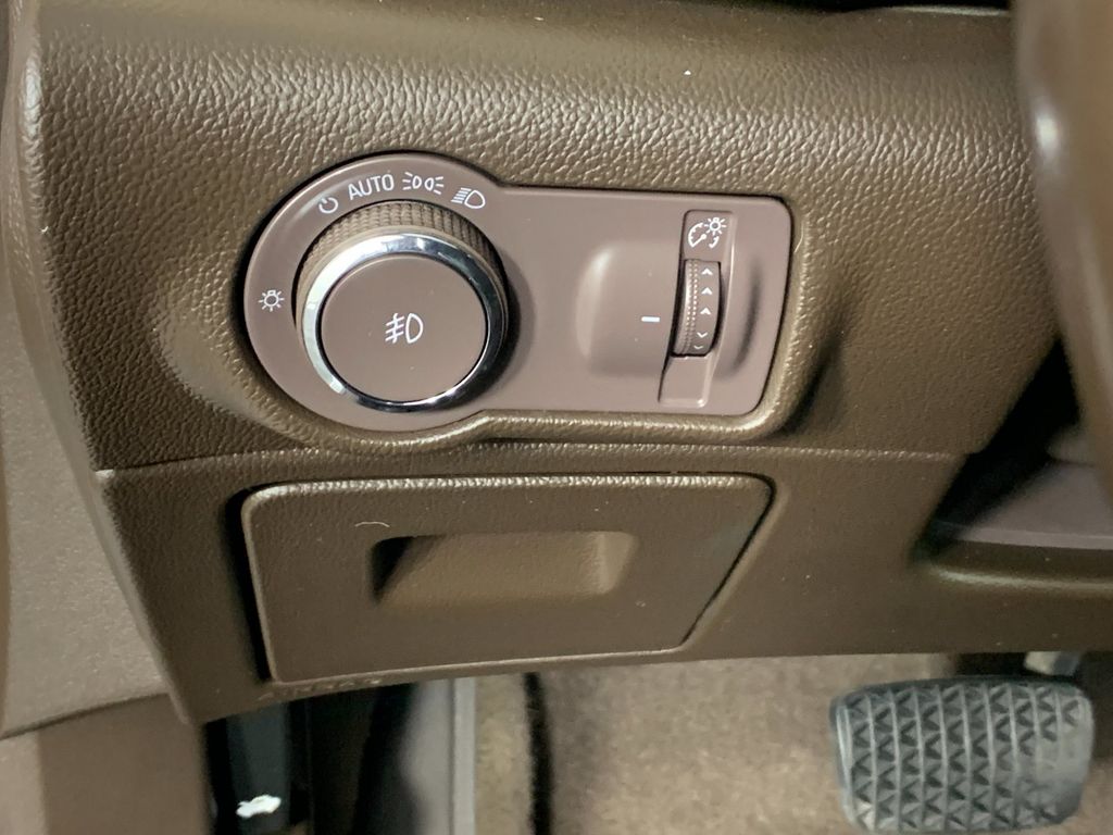 Vehicle photo 16