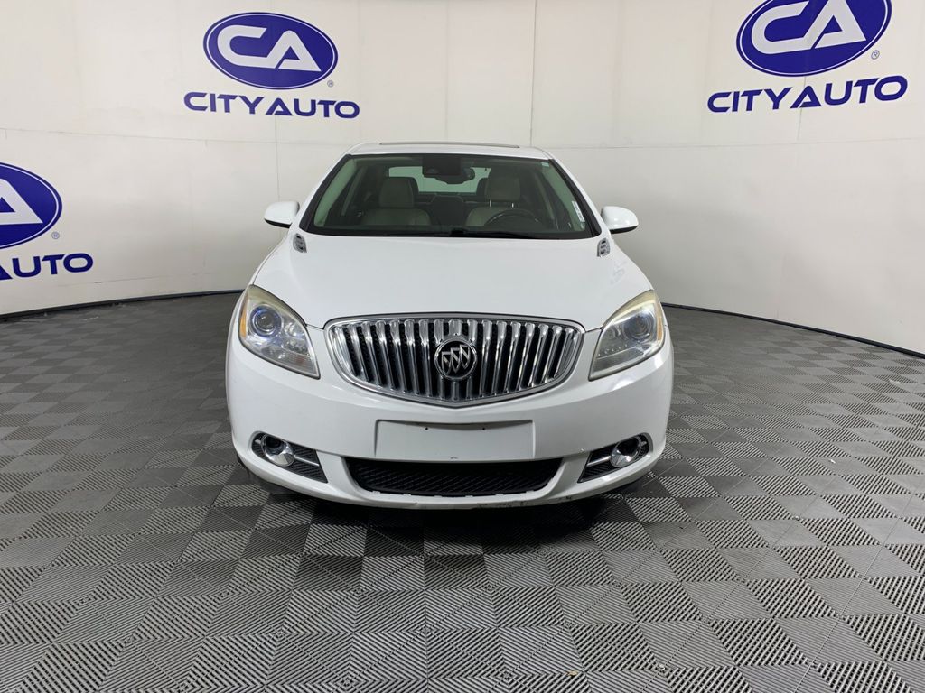 Vehicle photo 9