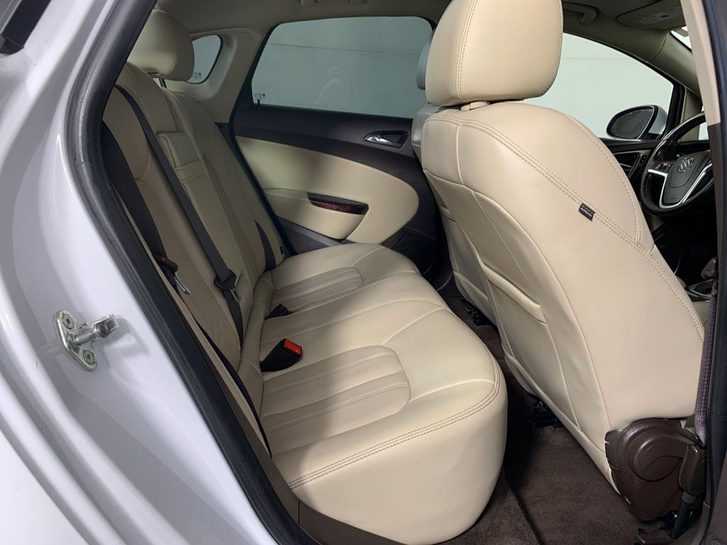 Vehicle photo 36