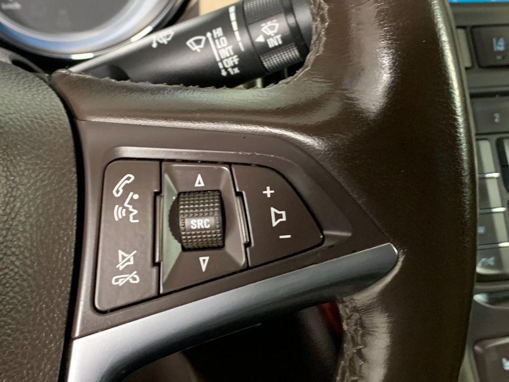 Vehicle photo 19