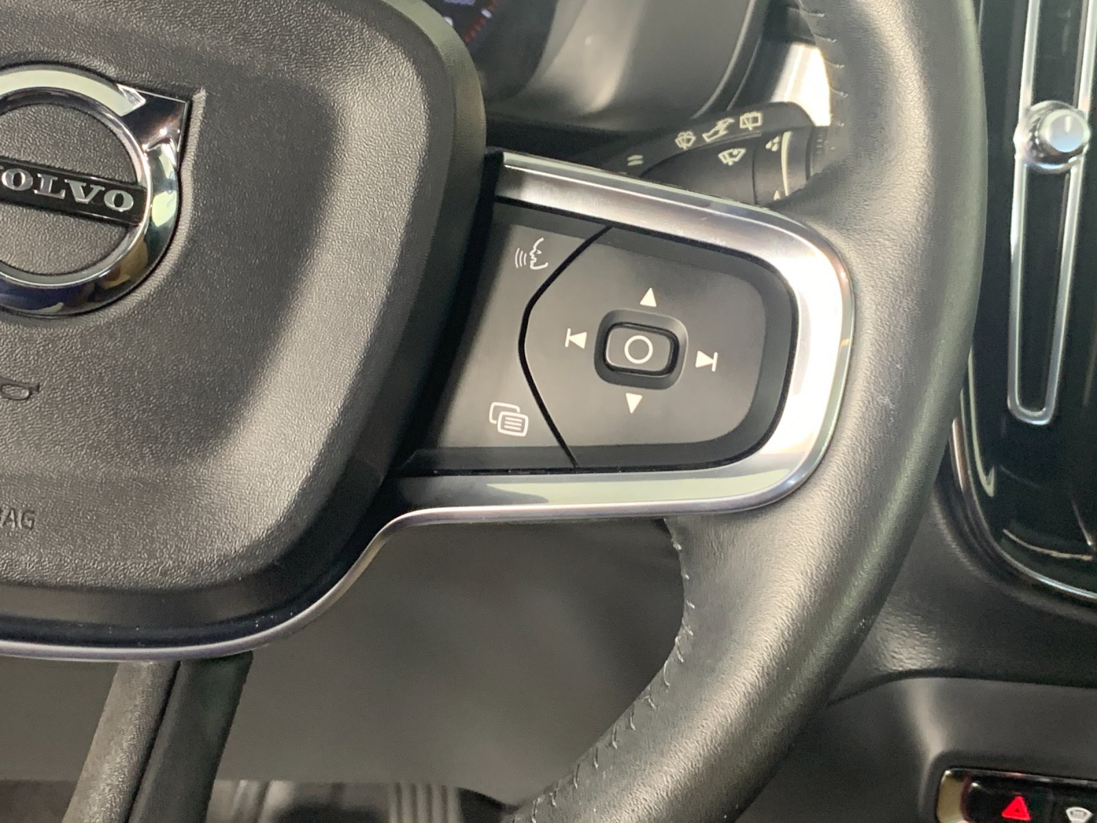 Used 2019 Volvo XC40 T5 SUV