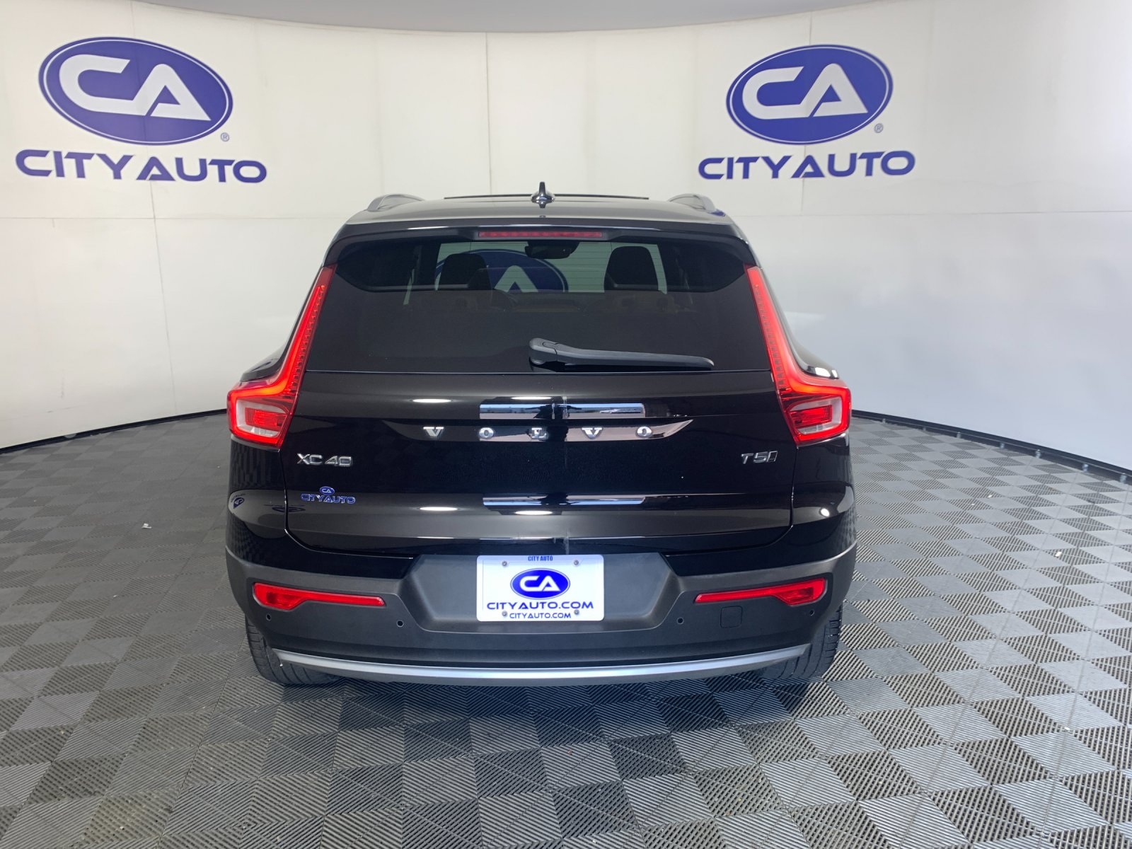 Used 2019 Volvo XC40 T5 SUV