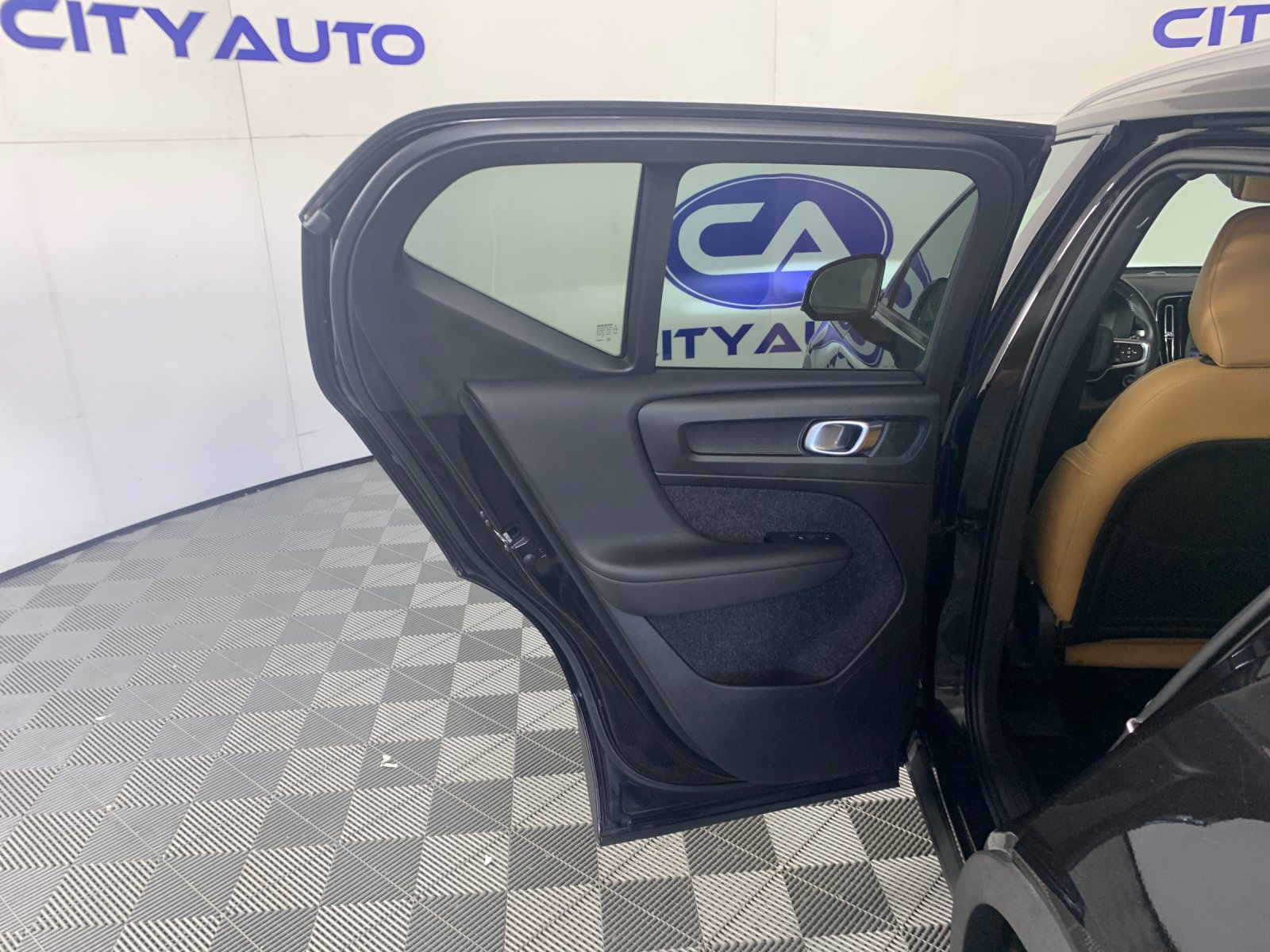 Used 2019 Volvo XC40 T5 SUV