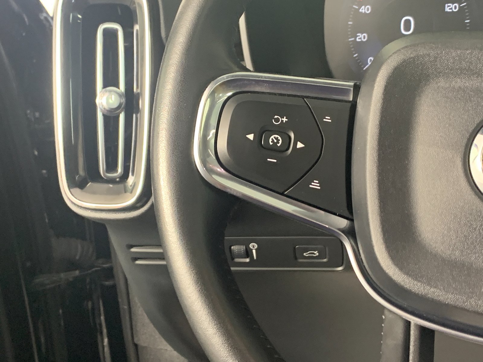 Used 2019 Volvo XC40 T5 SUV