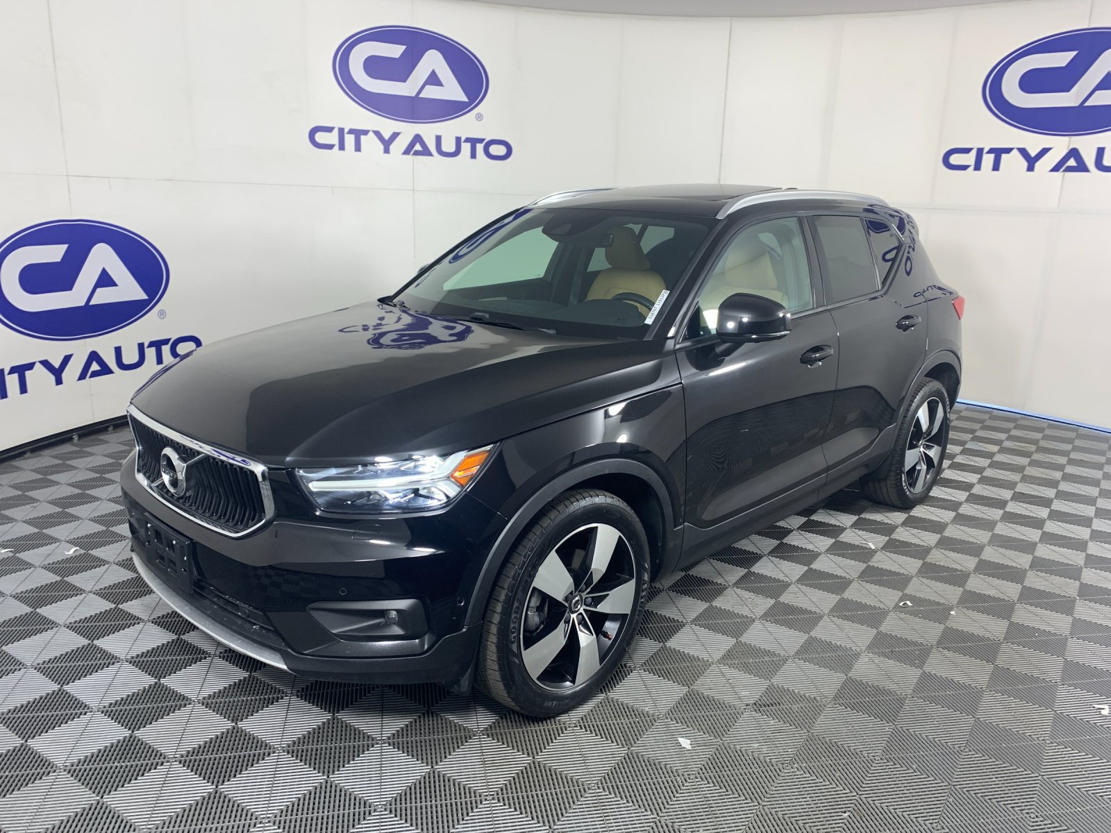 Used 2019 Volvo XC40 T5 SUV