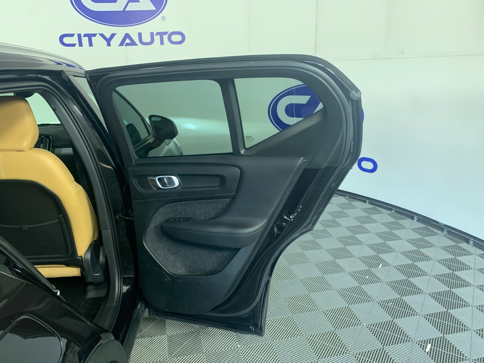 Used 2019 Volvo XC40 T5 SUV