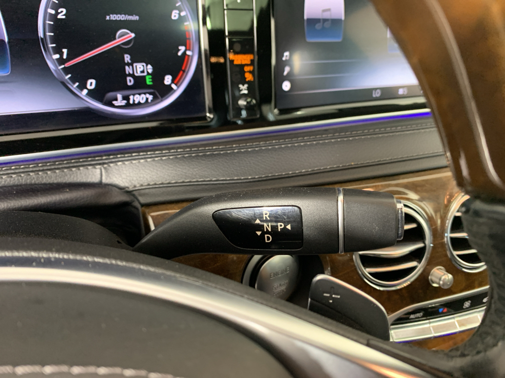 Vehicle photo 23