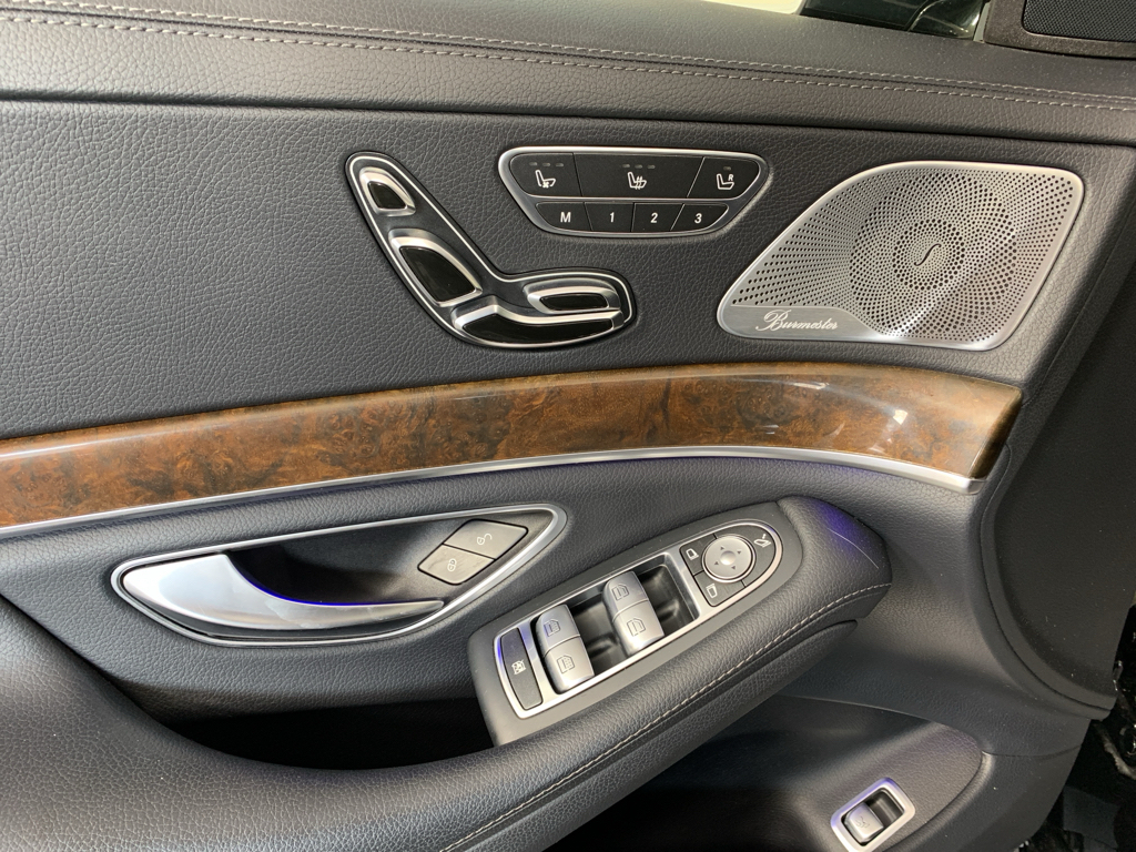 Vehicle photo 13