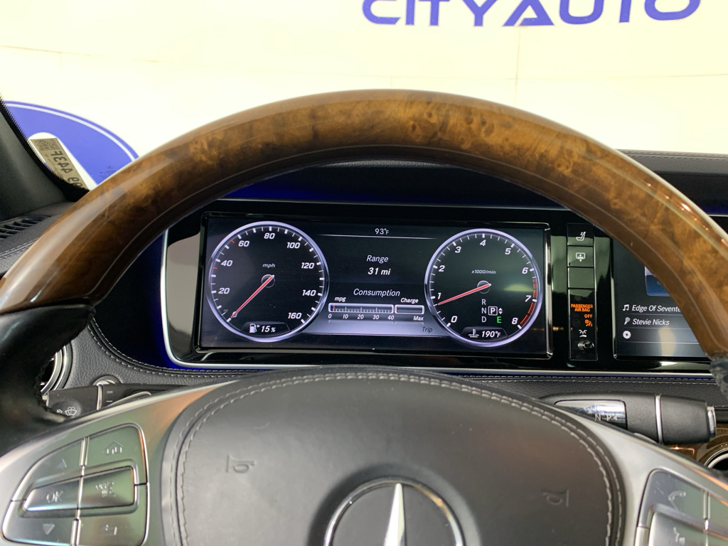 Vehicle photo 21