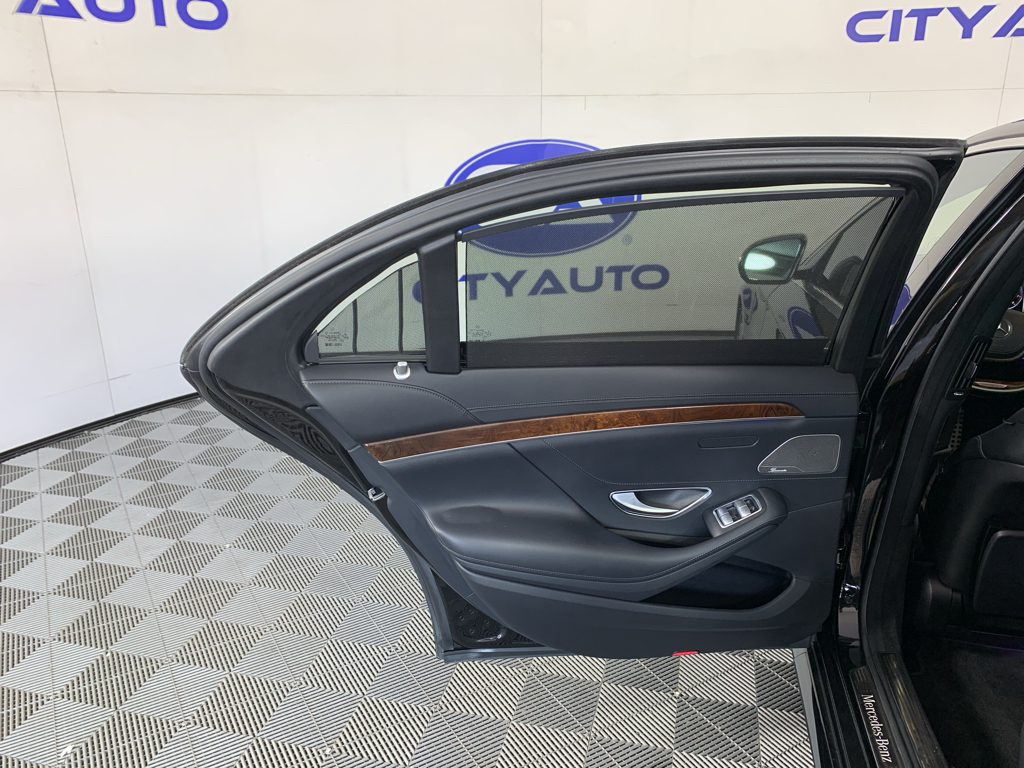 Vehicle photo 29
