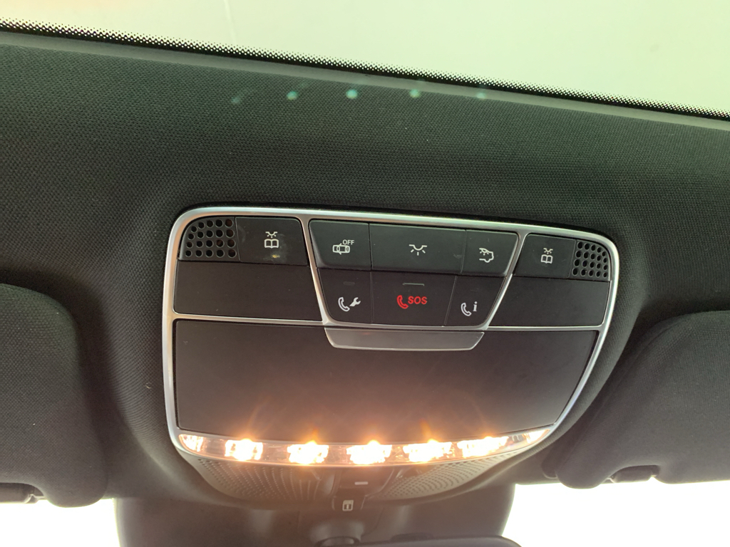 Vehicle photo 26