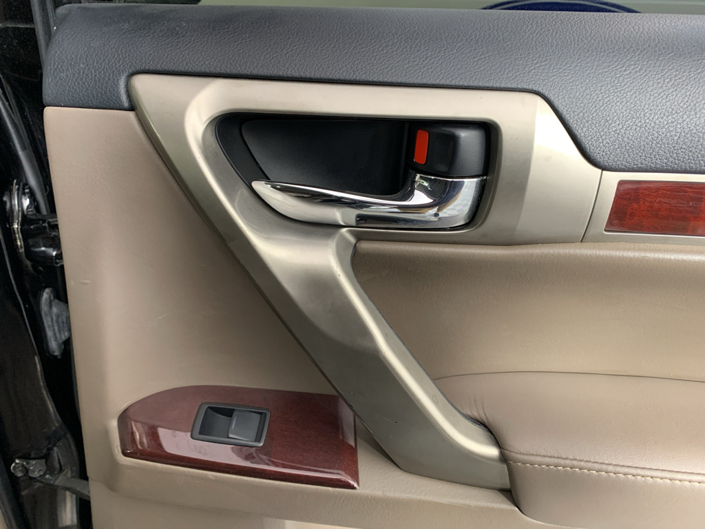 Vehicle photo 37