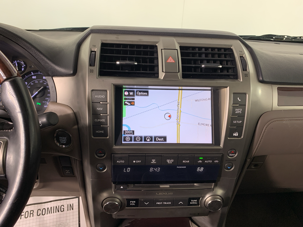 Vehicle photo 25
