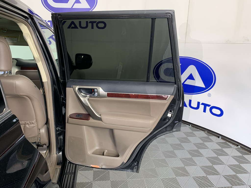 Vehicle photo 36