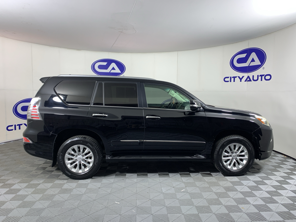 Vehicle photo 2