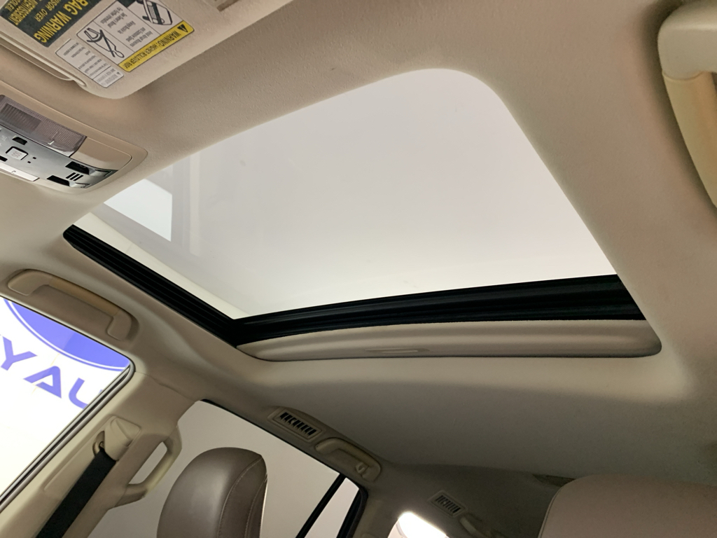 Vehicle photo 29