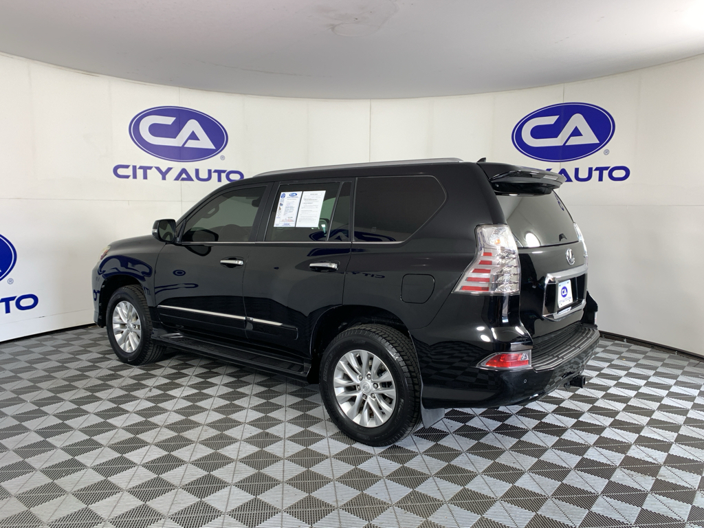 Vehicle photo 5