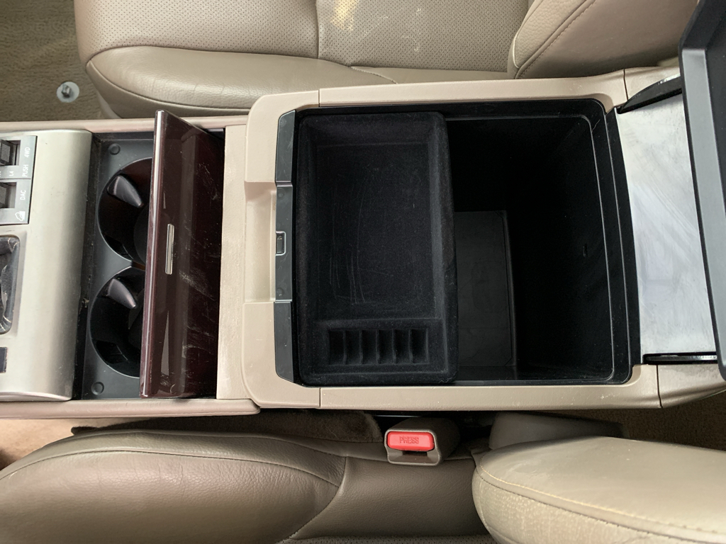 Vehicle photo 28