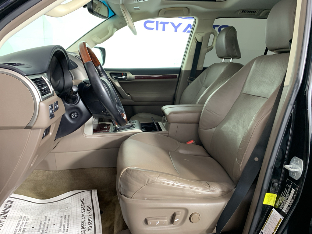 Vehicle photo 15