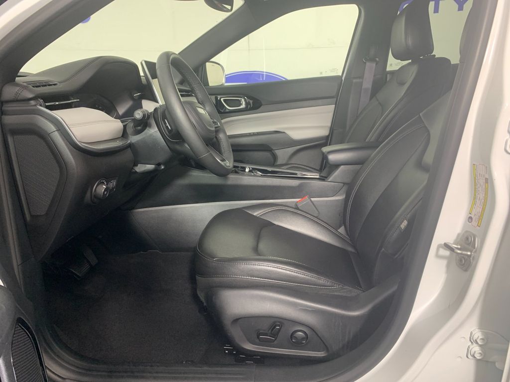 2025 Jeep Compass Limited - Photo 15