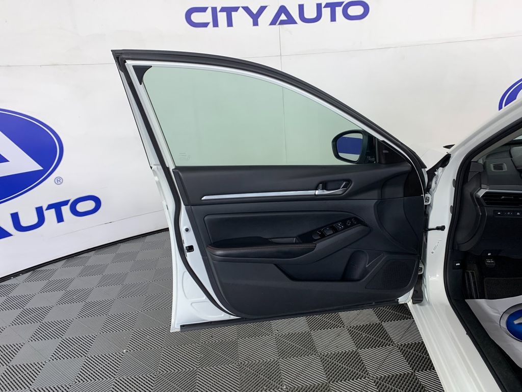 Used 2025 Nissan Altima Sedan
