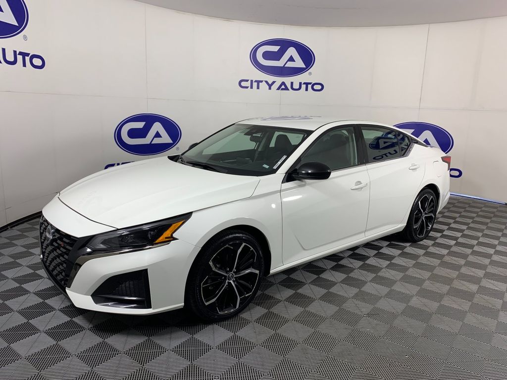 Used 2025 Nissan Altima Sedan