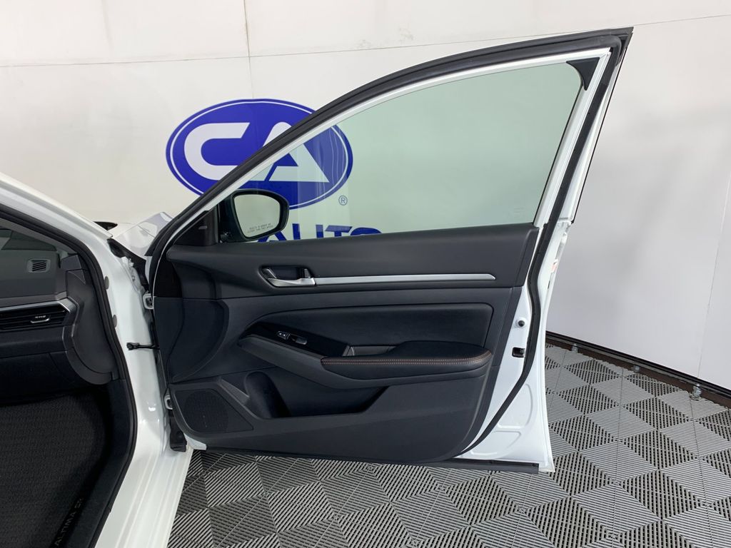 Used 2025 Nissan Altima Sedan