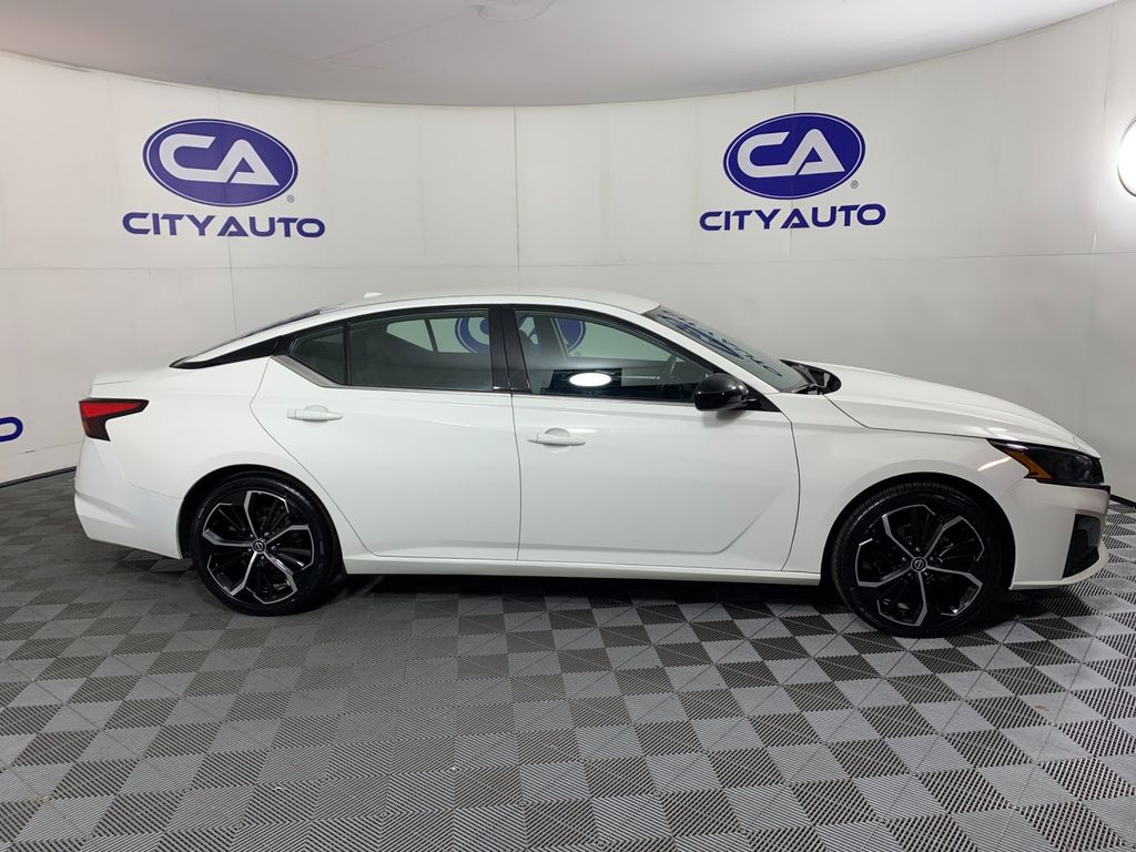 Used 2025 Nissan Altima Sedan