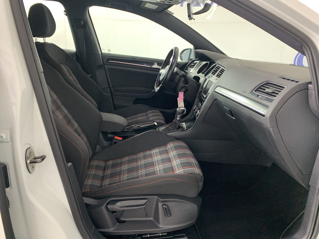 Vehicle photo 34