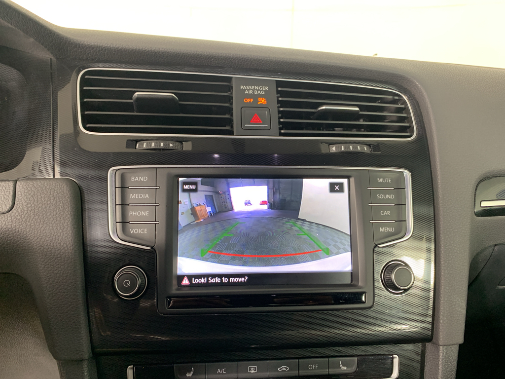 Vehicle photo 25