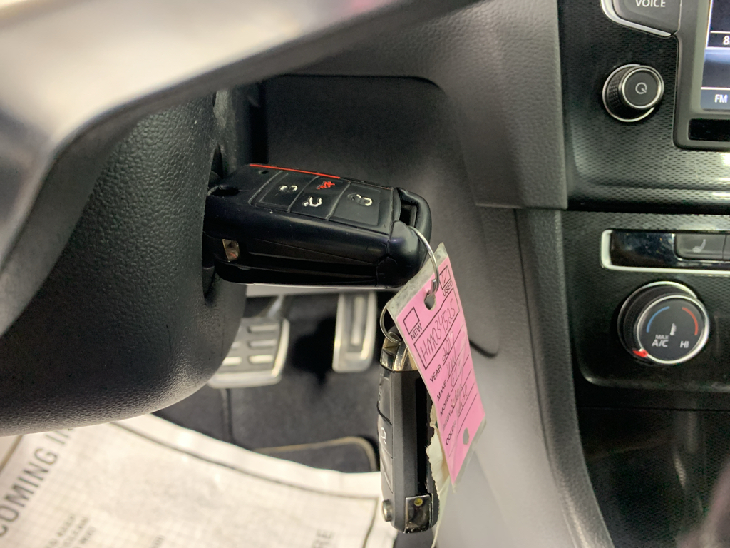 Vehicle photo 17