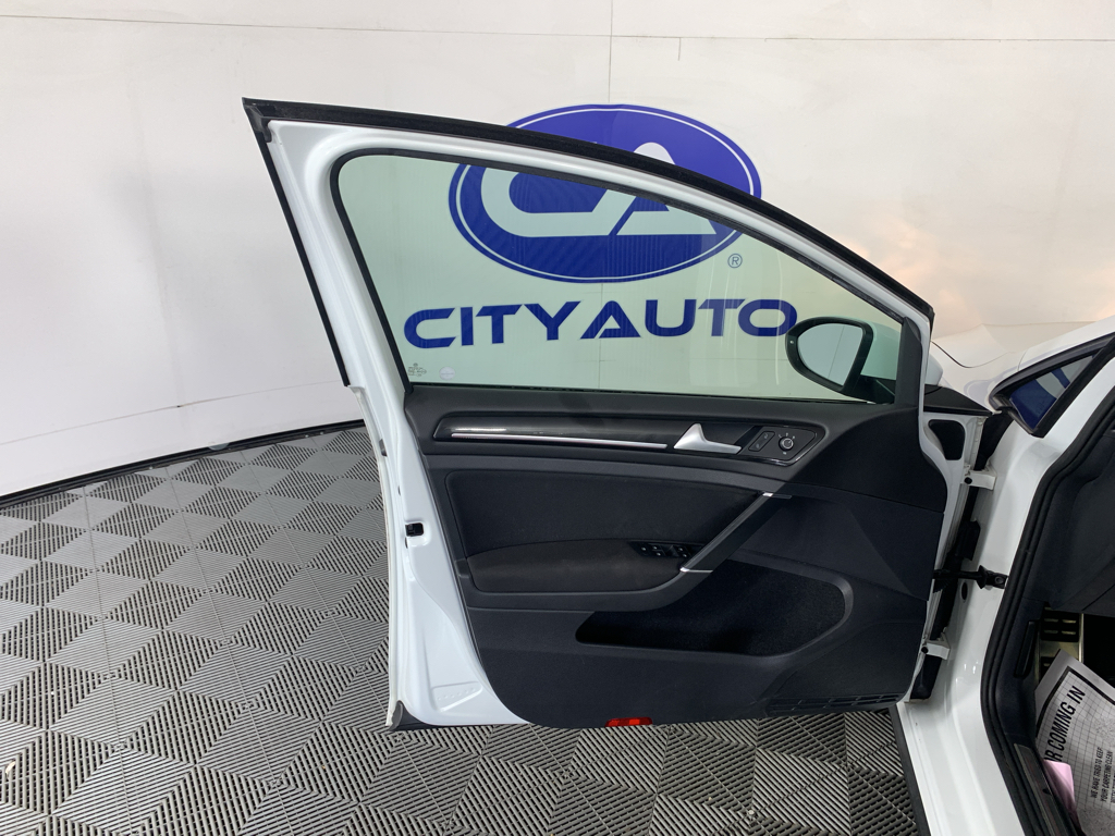 Vehicle photo 13