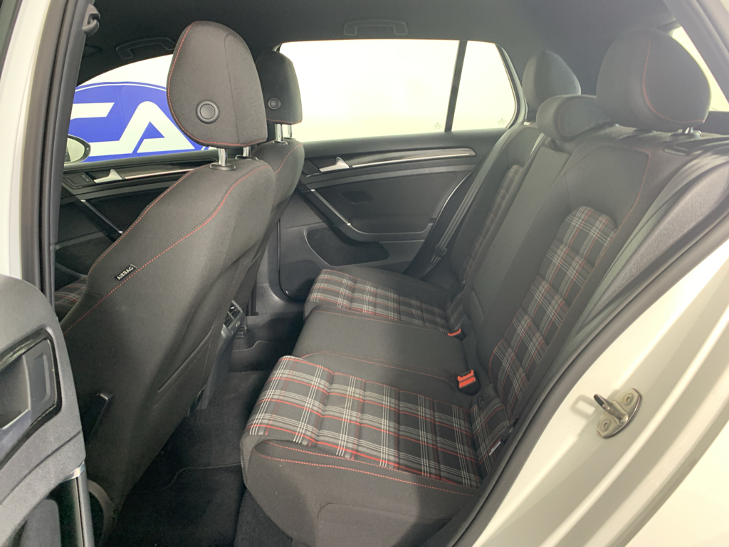 Vehicle photo 29