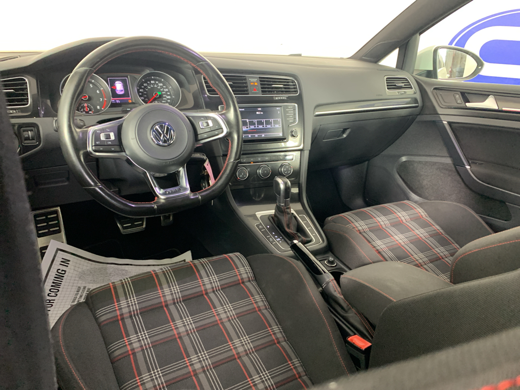Vehicle photo 30