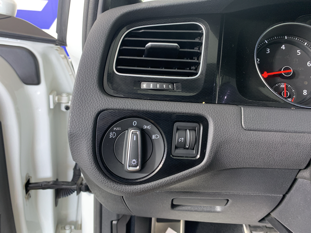 Vehicle photo 16
