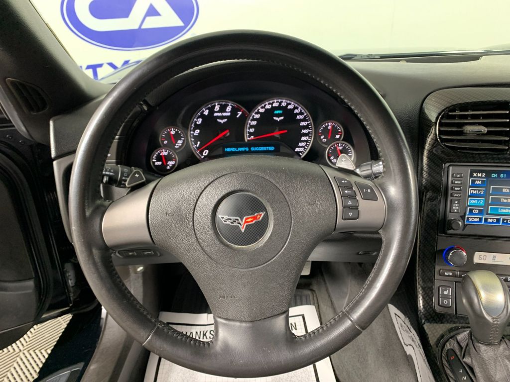 Vehicle photo 19
