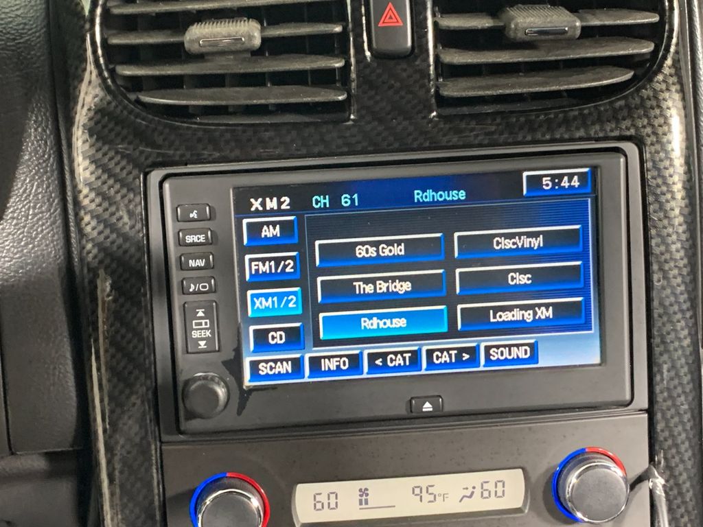 Vehicle photo 25