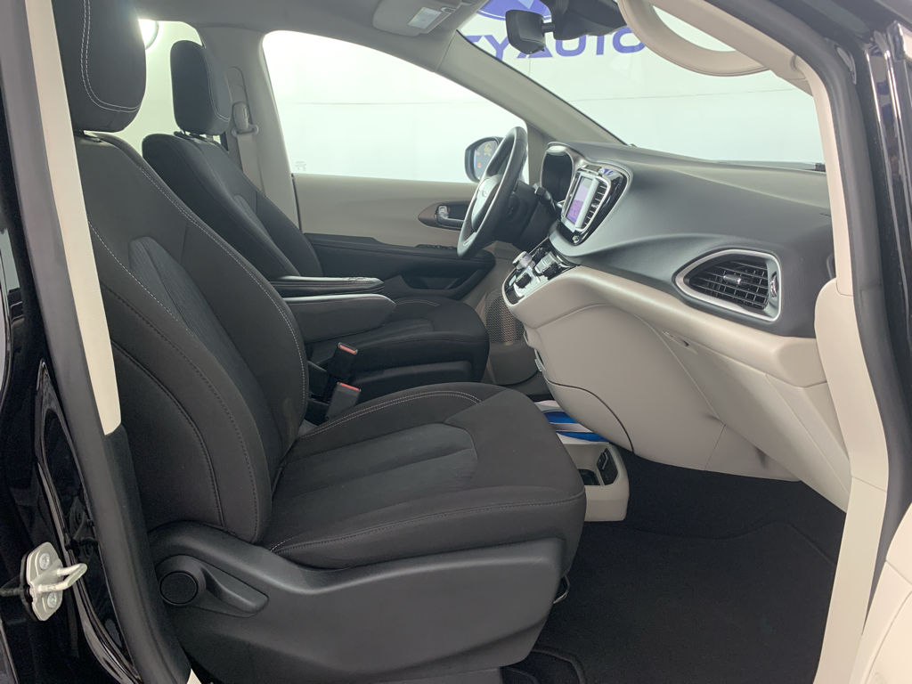 Used 2024 Chrysler Voyager Van
